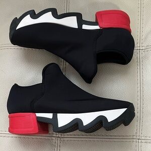 Iri Chic Black and Red Women's Slip-On Sneakers